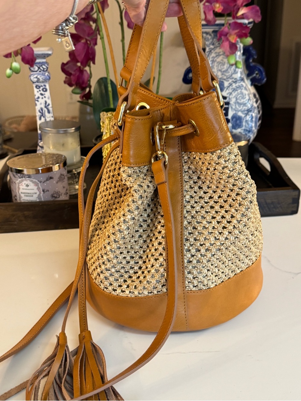 ๐๐คDIVINA FIRENZE NATURAL RAFFIA WOVEN AND TAN LEATHER BUCKET BAG! - Picture 5 of 11